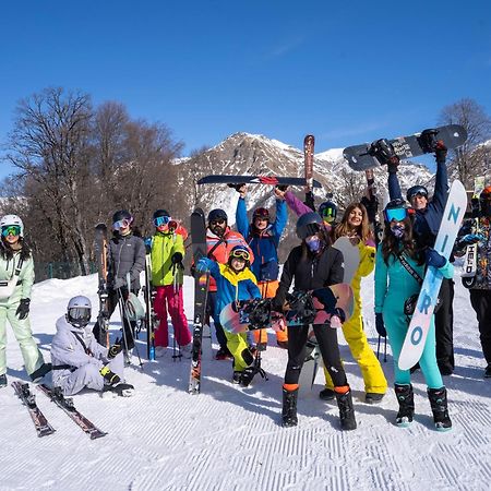 Qafqaz Riverside Hotel Gabala Exterior foto Skiing in Bariloche, Argentina
